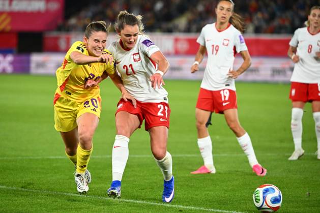 Belgium v Poland - FIFA Women s World Cup 2027 UEFA Qualifiers LEUVEN, BELGIUM - OCTOBER 09 : Detruyer Marie midfielder of Belgium, Paulina Tomasiak of Poland during the FIFA Women s World Cup 2027 UEFA European Qualifiers play-offs round 1 path 2 first leg match between Belgium and Poland on October 9, 2026 in Leuven, Belgium, 09 10 2026 Leuven Belgium  Copyright: xVincentxKalutx