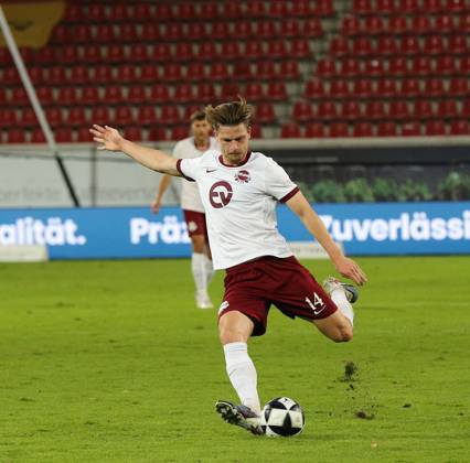09.10.2026 xmgoodx Offenbach am Main, Plutos Stadion am Bieberer Berg Regionalliga Südwest Saison 2026 2027 Kickers Offenbach (OFC) - FC 08 Homburg Kristjan Ara Cesen (14, OFC)