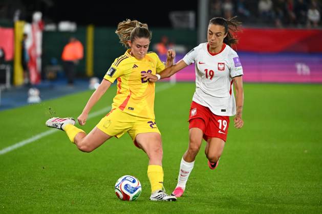Belgium v Poland - FIFA Women s World Cup 2027 UEFA Qualifiers LEUVEN, BELGIUM - OCTOBER 09 : Detruyer Marie midfielder of Belgium, Natalia Padilla of Poland during the FIFA Women s World Cup 2027 UEFA European Qualifiers play-offs round 1 path 2 first leg match between Belgium and Poland on October 9, 2026 in Leuven, Belgium, 09 10 2026 Leuven Belgium  Copyright: xVincentxKalutx