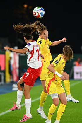 Belgium v Poland - FIFA Women s World Cup 2027 UEFA Qualifiers LEUVEN, BELGIUM - OCTOBER 09 : Kees Sari defender of Belgium during the FIFA Women s World Cup 2027 UEFA European Qualifiers play-offs round 1 path 2 first leg match between Belgium and Poland on October 9, 2026 in Leuven, Belgium, 09 10 2026 Leuven Belgium  Copyright: xVincentxKalutx