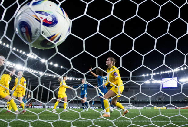 261009 Felicia Schröder and Stina Blackstenius of Sweden celebrates after 0-4 during the FIFA Women s World Cup qualifier play-off football match between Lithuania and Sweden on October 9, 2026 in Kaunas. Photo: Mathias Bergeld BILDBYRAN kod MB MB1418 fotboll football soccer fotball vm-kval kval fifa womens world cup qualifier qualifier playoff lithuania sverige sweden dam bbeng play-off jubel Copyright: MATHIASxBERGELD BB261009MB151