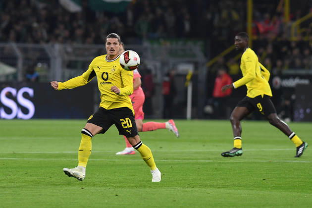 Marcel Sabitzer (Borussia Dortmund) in Aktion, am Ball, Einzelaktion waehrend des Spiels der 1. Bundesliga zwischen Borussia Dortmund und SV Werder Bremen, Signal Iduna Park am 09. October 2026 in Dortmund, Deutschland. (Foto von Ralf Treese DeFodi Images) +++ Marcel Sabitzer (Borussia Dortmund) controls the ball during the Bundesliga match between Borussia Dortmund and SV Werder Bremen at Signal Iduna Park on October 9, 2026 in Dortmund, Germany. (Photo by Ralf Treese DeFodi Images) DFB DFL REGULATIONS PROHIBIT ANY USE OF PHOTOGRAPHS AS IMAGE SEQUENCES AND OR QUASI-VIDEO. (Photo by Ralf Treese DeFodi Images) -