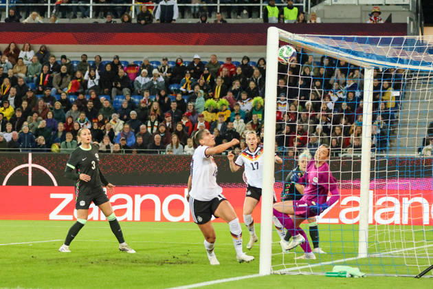 Karlsruhe, Deutschland: 09.10.2026 - Länderspiel Freundschaftsspiel - Deutschland Frauen vs. Australien Frauen Im Bild: Torschützin Melissa Kössler Koessler (Deutschland) macht das Tor zum 1:0 für Deutschland Copyright: HMBxMedia MadeleinexFantini