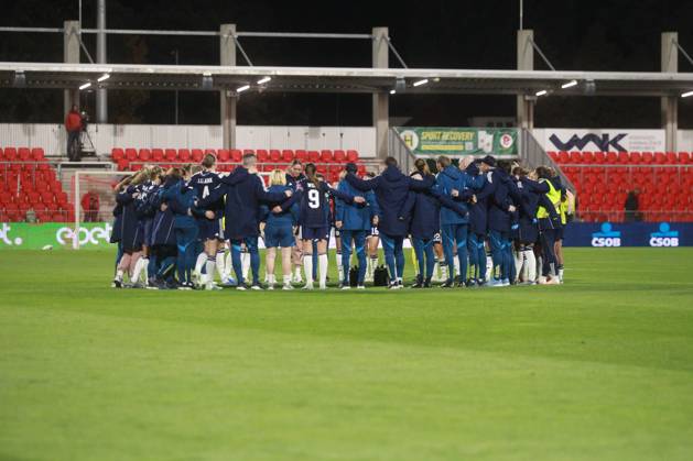 Scotland Women team huddle after the game. Czechia Women v Scotland Women, Women s European World Cup Qualifier, Football, Stadion Arnosta, Pardubice, Czechia - 09 Oct 2026Pardubice Stadion Arnosta Czech Republic  Copyright: xMilanxKammermayer Shutterstockx 17195777cd
