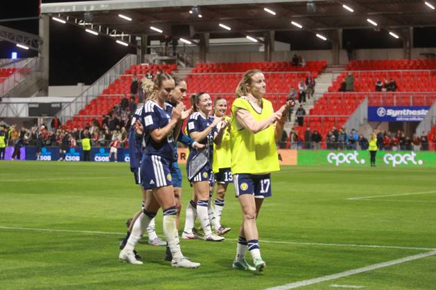 Scotland players celebrate after the game. Czechia Women v Scotland Women, Women s European World Cup Qualifier, Football, Stadion Arnosta, Pardubice, Czechia - 09 Oct 2026Pardubice Stadion Arnosta Czech Republic  Copyright: xMilanxKammermayer Shutterstockx 17195777ce
