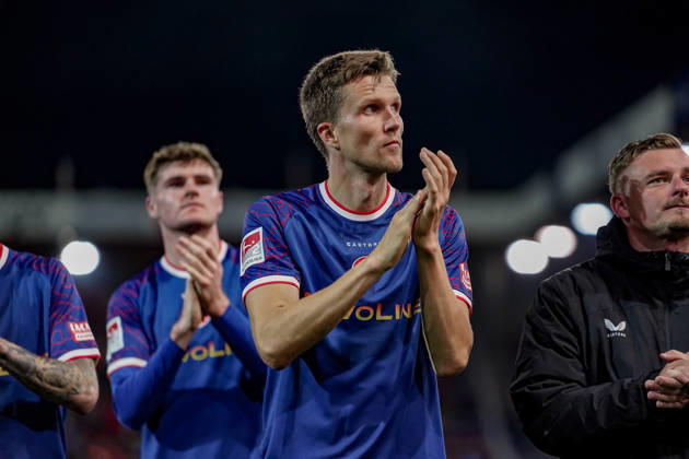 Deutschland: Fussball Saison 2026 2027 , 2. Bundesliga , 7. Spieltag , 1. FC Heidenheim vs. 1. FC Kaiserslautern - Voith-Arena (Heidenheim) : Fabian Kunze (1. FC Kaiserslautern, 6) Geste, Gestik, Emotion Heidenheim Voith-Arena Deutschland Germany Copyright: xBennetxLongx