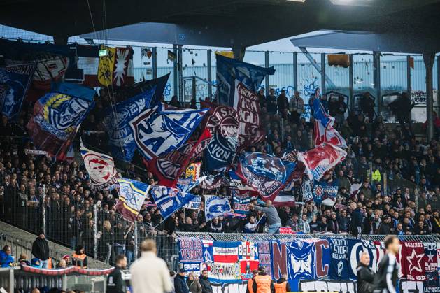 2. Bundesliga: Eintracht Braunschweig vs. Holstein Kiel, 09.10.2026 Auswärtsfans Holstein Kiel, Fahnen im Auswärtsblock; Fußball, 2. Bundesliga, 7. Spieltag: Eintracht Braunschweig vs. Holstein Kiel am 09.10.2026 im Eintracht-Stadion, Braunschweig DFL REGULATIONS PROHIBIT ANY USE OF PHOTOGRAPHS AS IMAGE SEQUENCES AND OR QUASI-VIDEO. Copyright: xBEAUTIFULxSPORTS Tonhäuserx