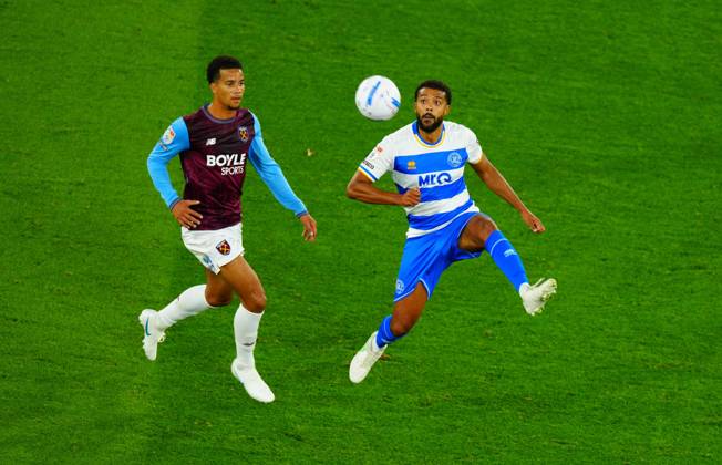 Jake Clarke-Salter of QPR and Divine Mukasa of West Ham United West Ham United v Queens Park Rangers, EFL Championship, Football, London Stadium, London, UK - 09 Oct 2026London London Stadium United Kingdom EDITORIAL USE ONLY No use with unauthorised audio, video, data, fixture lists, club league logos or live services. Online in-match use limited to 120 images, no video emulation. No use in betting, games or single club league player publications. Copyright: xJavierxGarcia Shutterstockx 17195977ae