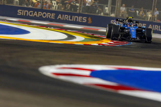 RECORD DATE NOT STATED 9th October 2026; Marina Bay, Singapore; Formula 1, Singapore Grand Prix, Free Practice and Sprint Qualifying Day; Carlos Sainz Jr (55) of Spain and Atlassian Williams F1 Team during qualifying StephenxBlackberry