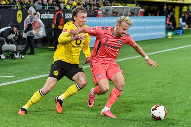 v. li. im Zweikampf Maximilian Beier (Dortmund 14) Marco Grüll Gruell (Bremen 17) 09.10.2026 ¢ Fussball ¢ Borussia Dortmund vs SV Werder Bremen, Signal Iduna Park, Dortmund, DFB DFL REGULATIONS PROHIBIT ANY USE OF PHOTOGRAPHS AS IMAGE SEQUENCES AND OR QUASI-VIDEO NRW Germany