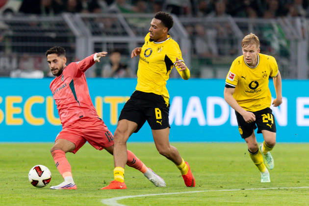 Dortmund, Deutschland 09. Oktober 2026: 1. BL - 2026 2027 - Sp. 5 - Borussia Dortmund gegen SV Werder Bremen Im Bild: v. li. im Zweikampf Ludovit Reis (SVW) und Felix Nmecha (BVB) DFL DFB regulations prohibit any use of photographs as image sequences and or quasi-video. Signal Iduna Park Nordrhein Westfalen Copyright: xFotostandx xZeisingx