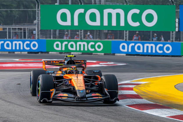 FORMULE 1 : Grand Prix de Singapour - 09 10 2026 1 Lando Norris (GBR) McLaren Mastercard F1 Team (GBR) McLaren MCL40 Mercedes, during the Formula 1 Singapore Grand Prix at the Marina Bay Street Circuit, Round 18 of the 2026 FIA Formula 1 World Championship, WM, Weltmeisterschaft 9-11 October 2026, Singapore (SGP). SINGAPORESingapore Copyright: xIANxBUNDEYx xMPSxAGENCYx x