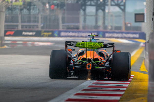 FORMULE 1 : Grand Prix de Singapour - 09 10 2026 1 Lando Norris (GBR) McLaren Mastercard F1 Team (GBR) McLaren MCL40 Mercedes, during the Formula 1 Singapore Grand Prix at the Marina Bay Street Circuit, Round 18 of the 2026 FIA Formula 1 World Championship, WM, Weltmeisterschaft 9-11 October 2026, Singapore (SGP). SINGAPORESingapore Copyright: xIANxBUNDEYx xMPSxAGENCYx x