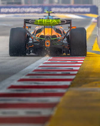 FORMULE 1 : Grand Prix de Singapour - 09 10 2026 1 Lando Norris (GBR) McLaren Mastercard F1 Team (GBR) McLaren MCL40 Mercedes, during the Formula 1 Singapore Grand Prix at the Marina Bay Street Circuit, Round 18 of the 2026 FIA Formula 1 World Championship, WM, Weltmeisterschaft 9-11 October 2026, Singapore (SGP). SINGAPORESingapore Copyright: xIANxBUNDEYx xMPSxAGENCYx x