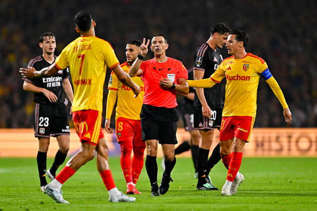 RC Lens v Olympique Lyonnais - Ligue 1 McDonald s 2026 2027 Jeremy STINAT, referee and Florian SOTOCA, Florian THAUVIN of Lens during Ligue 1 McDonald s match between Lens and Lyon at Stade Bollaert-Delelis on October 9, 2026 in Lens, France. Lens France  Copyright: xBaptistexFernandezx 776573289