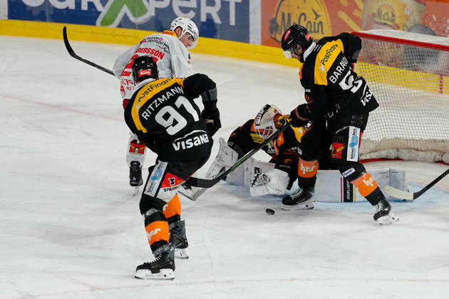 3014 Bern BE, Switzerland - October 09: Goalkeeper Christof Von Burg (50 SCB) with a save during the National League match between SC Bern and EHC Biel-Bienne at PostFinance Arena on October 09, 2026 in 3014 Bern BE, Switzerland. Copyright: xKjetilxWaberx xSPPx Sportspressphoto_SPR249718