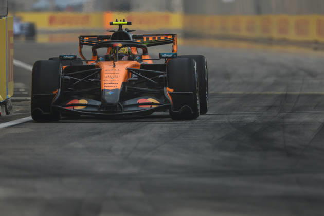 FORMULE 1 : Grand Prix de Singapour - 09 10 2026 1 Lando Norris (GBR) McLaren Mastercard F1 Team (GBR) MCL40A Mercedes, during the 2026 Formula Singapore Grand Prix, 17th round of the 2026 Formula 1 World Championship, WM, Weltmeisterschaft taking place from October 09 to 11, 2026 on the Marina Bay Street circuit, in Singapore (SGP) Copyright Philippe Nanchino MPS Agency SINGAPORESingapore Copyright: xMPSxAGENCYx