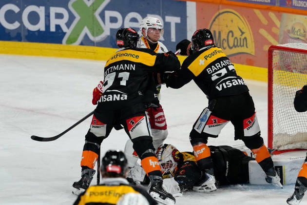 3014 Bern BE, Switzerland - October 09: Fabian Ritzmann (91 SCB) together with Davyd Barandun (57 SCB) against Lias Andersson (24 EHCB) during the National League match between SC Bern and EHC Biel-Bienne at PostFinance Arena on October 09, 2026 in 3014 Bern BE, Switzerland. Copyright: xKjetilxWaberx xSPPx Sportspressphoto_SPR249724