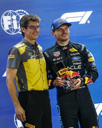 F1 - SINGAPORE GRAND PRIX 2026 VERSTAPPEN Max (nld), Red Bull Racing Ford RB22, MARRAFUSCHI Dario (ita), Motorsport Racing Manager of Pirelli, portrait during the 2026 Formula 1 Singapore Grand Prix, 17th round of the 2026 Formula One World Championship, WM, Weltmeisterschaft from October 9 to 11, 2026 on the Marina Bay Street Circuit, in Singapore, Singapore - SingaporeSingapore Copyright: xJulienxDelfossex