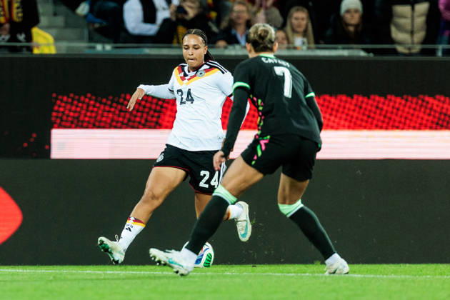 KARLSRUHE, GERMANY - OCTOBER 09: Lisa Baum (Germany, 24) controls the ball against Stephanie Catley (Australia, 7) during the International Friendly, Länderspiel, Nationalmannschaft match between Germany vs. Australia at BBBank Wildpark on October 09, 2026 in Karlsruhe, Germany. Germany Copyright: xSteffiexWunderlx