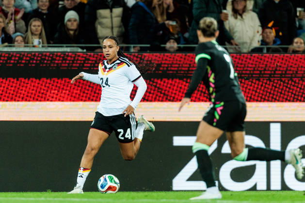 KARLSRUHE, GERMANY - OCTOBER 09: Lisa Baum (Germany, 24) controls the ball during the International Friendly, Länderspiel, Nationalmannschaft match between Germany vs. Australia at BBBank Wildpark on October 09, 2026 in Karlsruhe, Germany. Germany Copyright: xSteffiexWunderlx