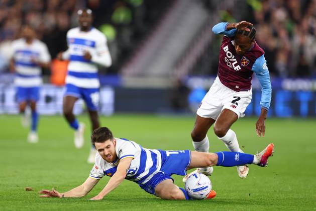 Paul Smyth of Queen Park Rangers fouled by Kyle Walker-Peters of West Ham United West Ham United v Queens Park Rangers, EFL Championship, Football, London Stadium, London, UK - 09 Oct 2026London London Stadium United Kingdom EDITORIAL USE ONLY No use with unauthorised audio, video, data, fixture lists, club league logos or live services. Online in-match use limited to 120 images, no video emulation. No use in betting, games or single club league player publications. Copyright: xSimonxDael Shutterstockx 17196556ae