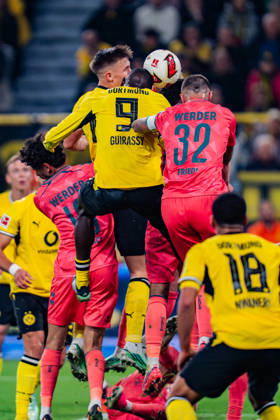 1. Bundesliga, 5. Spieltag, Borussia Dortmund vs. Werder Bremen am 09.10.2026 Serhou Guirassy VAR Tor nicht gegeben Nico Schlotterbeck Copyright: xBahhoxKarax