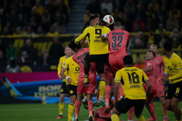 1. Bundesliga, 5. Spieltag, Borussia Dortmund vs. Werder Bremen am 09.10.2026 Serhou Guirassy VAR Tor nicht gegeben Nico Schlotterbeck Copyright: xBahhoxKarax