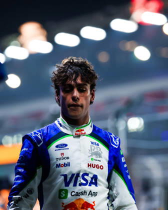 F1 - SINGAPORE GRAND PRIX 2026 LINDBLAD Arvid (gbr), Visa Cash App RB F1 Team VCARB03, portrait during the 2026 Formula 1 Singapore Grand Prix, 17th round of the 2026 Formula One World Championship, WM, Weltmeisterschaft from October 9 to 11, 2026 on the Marina Bay Street Circuit, in Singapore, Singapore - SingaporeSingapore Copyright: xFLORENTxGOODENx