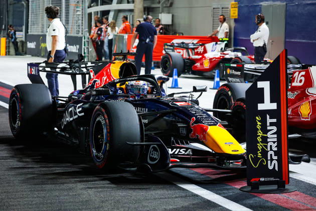 F1 - SINGAPORE GRAND PRIX 2026 VERSTAPPEN Max (nld), Red Bull Racing Ford RB22, portrait during the 2026 Formula 1 Singapore Grand Prix, 17th round of the 2026 Formula One World Championship, WM, Weltmeisterschaft from October 9 to 11, 2026 on the Marina Bay Street Circuit, in Singapore, Singapore - SingaporeSingapore  Copyright: xFLORENTxGOODENx