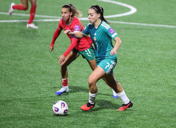 2027 FIFA Women s World Cup Round One Qualifying Play-off First Leg, Inver Park, Larne 9 10 2026 Northern Ireland vs Portugal Northern Ireland™s Ellie Mason with Portugal s Tatiana Pinto Ellie Mason with Tatiana Pinto 9 10 2026  Copyright: xx N Ireland v Portugal_072