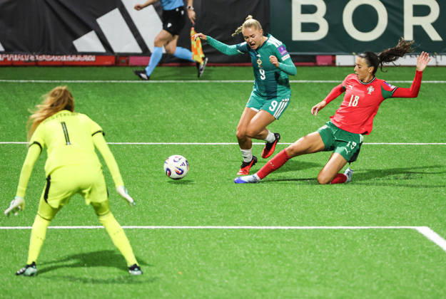 2027 FIFA Women s World Cup Round One Qualifying Play-off First Leg, Inver Park, Larne 9 10 2026 Northern Ireland vs Portugal Northern Ireland™s Casey Howe with Portugal s Carolina Correia Casey Howe with Carolina Correia 9 10 2026  Copyright: xx N Ireland v Portugal_075