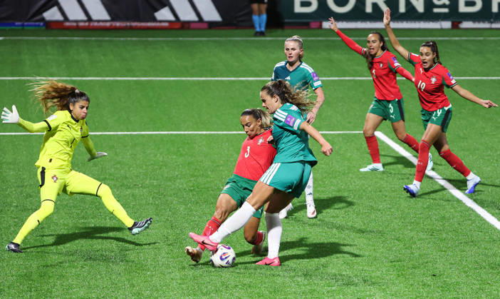2027 FIFA Women s World Cup Round One Qualifying Play-off First Leg, Inver Park, Larne 9 10 2026 Northern Ireland vs Portugal Northern Ireland™s Brenna McPartlan with Portugal s InÃªs Pereira and Lucia Alves Brenna McPartlan with InÃªs Pereira and Lucia Alves 9 10 2026  Copyright: xx N Ireland v Portugal_077