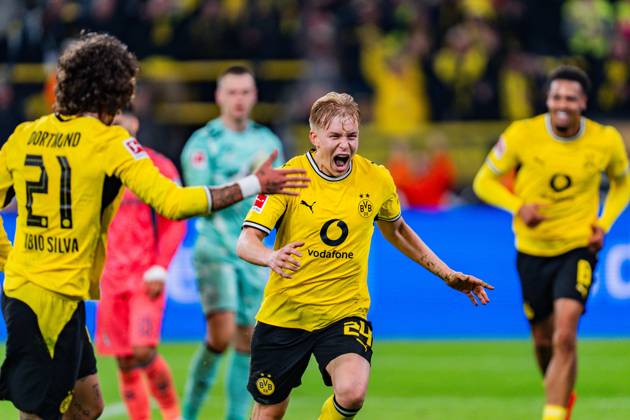 1. Bundesliga, 5. Spieltag, Borussia Dortmund vs. Werder Bremen am 09.10.2026 Tor zum 1:0 durch Daniel Svensson mit Fabio Silva Copyright: xBahhoxKarax