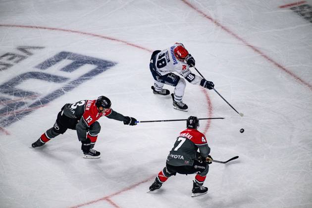 COLOGNE, GERMANY - 9 OCTOBER, 2026: - The PENNY DEL Ice hockey, Eishockey match Koelner Haie vs. Schwenninger Wild Wings at LANXESS arena.  Copyright: xVitaliixKliuievx