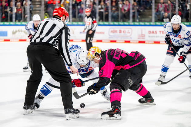 09.10.2026 - Eishockey - Saison 2026 2027 - Penny DEL - Nürnberg Ice Tigers Icetigers - Adler Mannheim - ThHa - xthxhax - Bully Austin Magera (19, Nürnberg Ice Tigers, NIT )