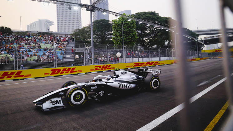 October 9, 2026, Singapore, Kaohsiung City, Singapore: VALTTERI BOTTAS of Cadillac Formula 1 Team sets the 22nd-fastest lap time during FP1 of the 2026 Formula 1 Singapore Grand Prix at Marina Bay Street Circuit in Singapore. Singapore Singapore - ZUMAh201 20261009_zsp_h201_046 Copyright: xYichinxHoux