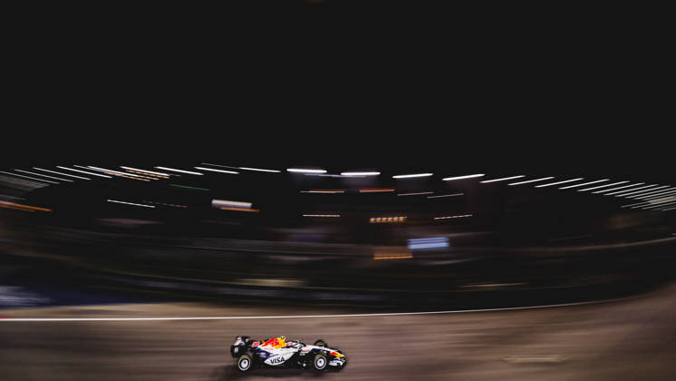 October 9, 2026, Singapore, Kaohsiung City, Singapore: LIAM LAWSON of Visa Cash App Racing Bulls qualifies eighth during Sprint Qualifying of the 2026 Formula 1 Singapore Grand Prix at Marina Bay Street Circuit in Singapore. Singapore Singapore - ZUMAh201 20261009_zsp_h201_048 Copyright: xYichinxHoux