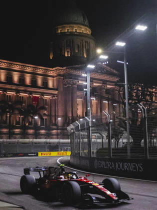 October 9, 2026, Singapore, Kaohsiung City, Singapore: LEWIS HAMILTON of Scuderia Ferrari qualifies sixth during Sprint Qualifying of the 2026 Formula 1 Singapore Grand Prix at Marina Bay Street Circuit in Singapore. Singapore Singapore - ZUMAh201 20261009_zsp_h201_051 Copyright: xYichinxHoux