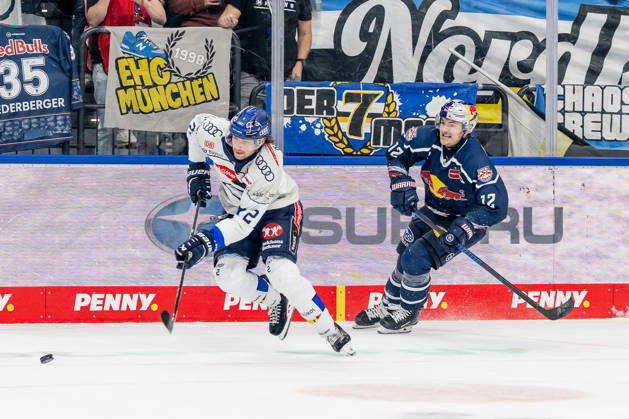 Sam Ruopp (ERC Ingolstadt, 02) und Brady Ferguson (EHC Red Bull Muenchen, 12) GER, EHC Red Bull Muenchen vs. ERC Ingolstadt, DEL, Saison 2026 2027, 7. Spieltag, 09.10.2026. Foto: HMB Media Franz Feiner Copyright: HMBxMedia FranzxFeiner