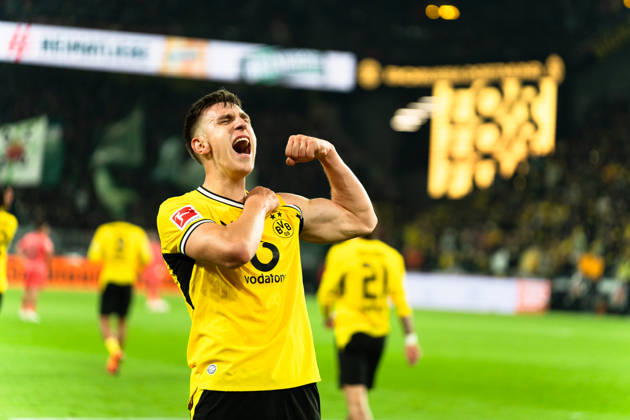 Deutschland: 1. Bundesliga 2026 2027, 5. Spieltag: Borussia Dortmund vs. Werder Bremen 09.10.2026 Signal Iduna Park (Nordrhein-Westfalen) Tor zum 2:0 durch Nico Schlotterbeck (Borussia Dortmund, 4) Jubel Freude Emotionen Torjubel Bizeps Copyright: xCelinaxLeiersx