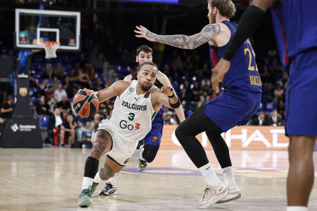 October 9, 2026, Barcelona, Barcelona, Spain: Carsen Edwards Of Zalgiris Kaunas in action during the EuroLeague League Phase MD 4 match played between FC Barcelona, Barca and Zalgiris Kaunas at Palau Blaugrana on October 09, 2026 in Barcelona, Spain. Barcelona Spain - ZUMAa181 20261009_zaa_a181_296 Copyright: xJavierxBorregox