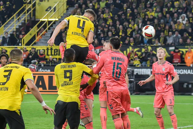 Nico Schlotterbeck (Dortmund 4) erzielt das Tor zum 2:0 09.10.2026 ¢ Fussball ¢ Borussia Dortmund vs SV Werder Bremen, Signal Iduna Park, Dortmund, DFB DFL REGULATIONS PROHIBIT ANY USE OF PHOTOGRAPHS AS IMAGE SEQUENCES AND OR QUASI-VIDEO NRW Germany