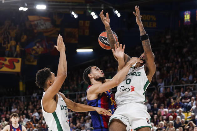 October 9, 2026, Barcelona, Barcelona, Spain: Olivier Nkamhoua of FC Barcelona, Barca and Sterling Brown Of Zalgiris Kaunas in action during the EuroLeague League Phase MD 4 match played between FC Barcelona and Zalgiris Kaunas at Palau Blaugrana on October 09, 2026 in Barcelona, Spain.Spain Barcelona Spain - ZUMAa181 20261009_zaa_a181_305 Copyright: xJavierxBorregox
