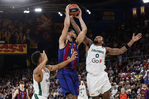 October 9, 2026, Barcelona, Barcelona, Spain: Olivier Nkamhoua of FC Barcelona, Barca and Sterling Brown Of Zalgiris Kaunas in action during the EuroLeague League Phase MD 4 match played between FC Barcelona and Zalgiris Kaunas at Palau Blaugrana on October 09, 2026 in Barcelona, Spain. Barcelona Spain - ZUMAa181 20261009_zaa_a181_307 Copyright: xJavierxBorregox