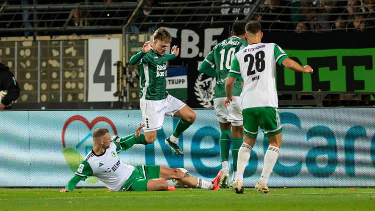 1. FC 1905 Schweinfurt vs. SC Eltersdorf, Sachs-Stadion Football, Regionalliga Bayern 1. FC 1905 Schweinfurt vs. SC Eltersdorf 9 Oct 2026 Sachs-Stadion , Schweinfurt, Germany Image: Tom Feulner (Eltersdorf), Gil Ebner (FC05) DFL REGULATIONS PROHIBIT ANY USE OF PHOTOGRAPHS AS IMAGE SEQUENCES AND OR QUASI-VIDEO Copyright: xPresseFotoxEvansx