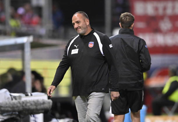 Trainer Coach Frank Schmidt 1. FC Heidenheim 1846 FCH 1. FC Heidenheim 1846 FCH vs 1. FC Kaiserslautern 09.10..2026 DFL REGULATIONS PROHIBIT ANY USE OF PHOTOGRAPHS AS IMAGE SEQUENCES AND OR QUASI-VIDEO 1. FC Heidenheim 1846 FCH vs 1. FC Kaiserslautern