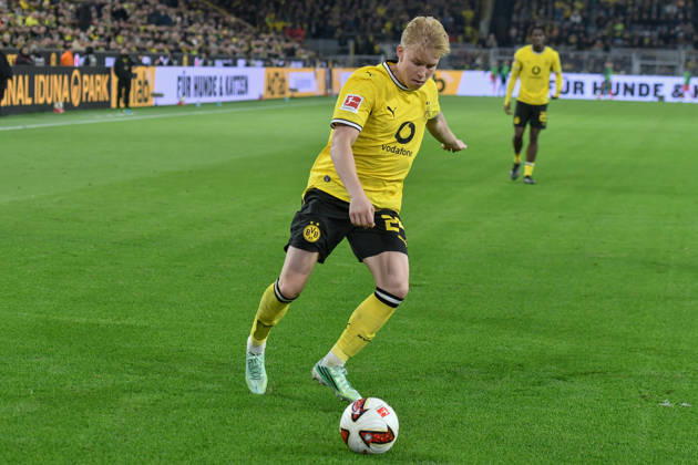 Daniel Svensson (Dortmund 24) Aktion . Einzelbild . Freisteller . 09.10.2026 ¢ Fussball ¢ Borussia Dortmund vs SV Werder Bremen, Signal Iduna Park, Dortmund, DFB DFL REGULATIONS PROHIBIT ANY USE OF PHOTOGRAPHS AS IMAGE SEQUENCES AND OR QUASI-VIDEO NRW Germany