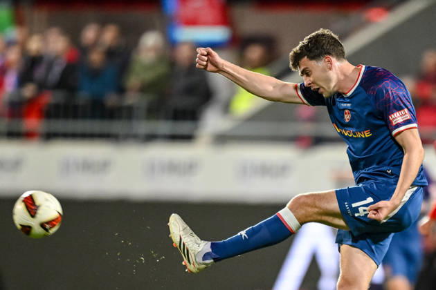 Jacob Rasmussen (1. FC Kaiserslautern) in Aktion, am Ball, Einzelaktion waehrend des spiels der 2. Bundesliga zwischen 1. FC Heidenheim und 1. FC Kaiserslautern, Voith-Arena am 09. October 2026 in Heidenheim an der Brenz, Deutschland. (Foto von Harry Langer DeFodi Images) +++ Jacob Rasmussen (1. FC Kaiserslautern) controls the Ball during the 2nd Bundesliga match between 1. FC Heidenheim and 1. FC Kaiserslautern at Voith-Arena on October 9, 2026 in Heidenheim an der Brenz, Germany. (Photo by Harry Langer DeFodi Images) DFB DFL REGULATIONS PROHIBIT ANY USE OF PHOTOGRAPHS AS IMAGE SEQUENCES AND OR QUASI-VIDEO. (Photo by Harry Langer DeFodi Images) DFB DFL REGULATIONS PROHIBIT ANY USE OF PHOTOGRAPHS AS IMAGE SEQUENCES AND OR QUASI-VIDEO. -