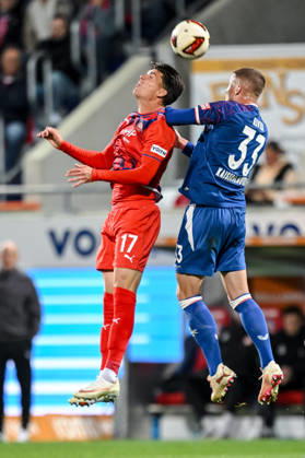 Mathias Honsak (1. FC Heidenheim 1846) und Jan Elvedi (1. FC Kaiserslautern) im Zweikampf waehrend des spiels der 2. Bundesliga zwischen 1. FC Heidenheim und 1. FC Kaiserslautern, Voith-Arena am 09. October 2026 in Heidenheim an der Brenz, Deutschland. (Foto von Harry Langer DeFodi Images) +++ Mathias Honsak (1. FC Heidenheim 1846) und Jan Elvedi (1. FC Kaiserslautern) battle for the ball during the 2nd Bundesliga match between 1. FC Heidenheim and 1. FC Kaiserslautern at Voith-Arena on October 9, 2026 in Heidenheim an der Brenz, Germany. (Photo by Harry Langer DeFodi Images) DFB DFL REGULATIONS PROHIBIT ANY USE OF PHOTOGRAPHS AS IMAGE SEQUENCES AND OR QUASI-VIDEO. (Photo by Harry Langer DeFodi Images) DFB DFL REGULATIONS PROHIBIT ANY USE OF PHOTOGRAPHS AS IMAGE SEQUENCES AND OR QUASI-VIDEO. -